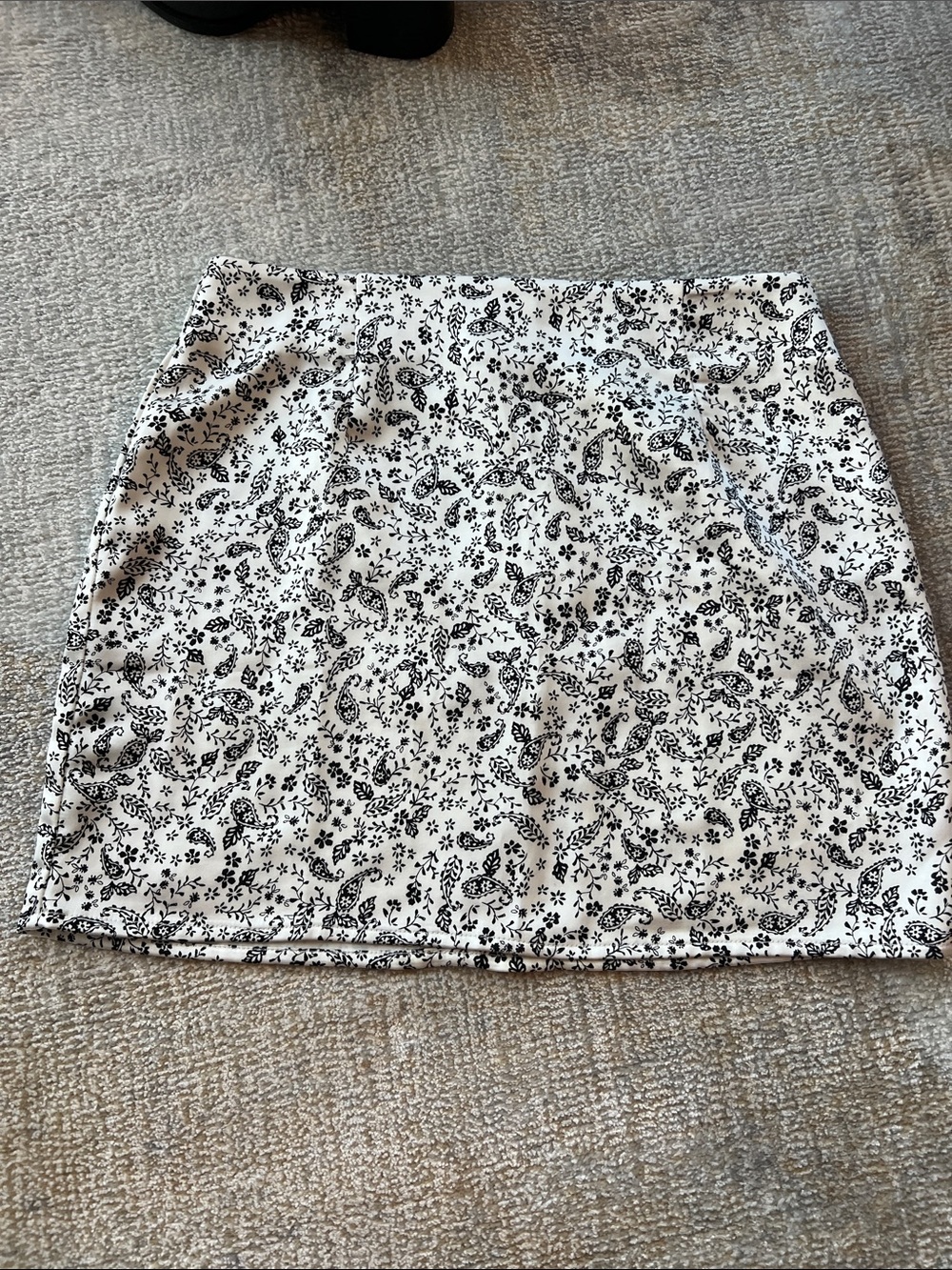 Kendall & Kylie Black and White Paisley Print Mini Skirt